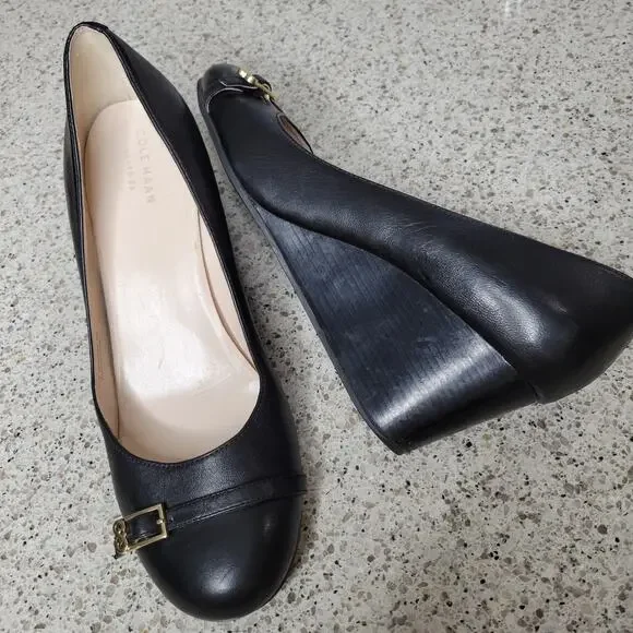 Cole Haan Grand OS Black Leather Closed Round Toe Gold Buckle Wedge Heel✨️9B - Picture 12 of 15